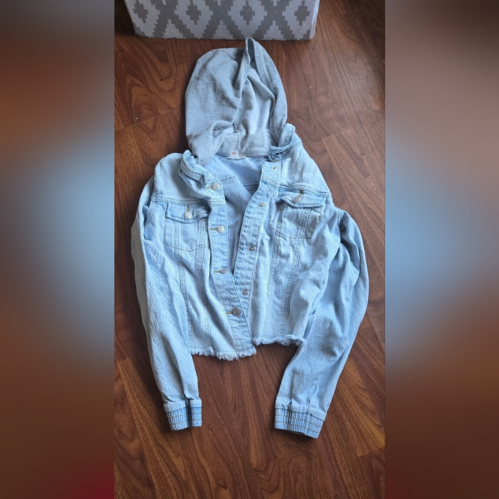 Cat and jacket hooded jean jacket